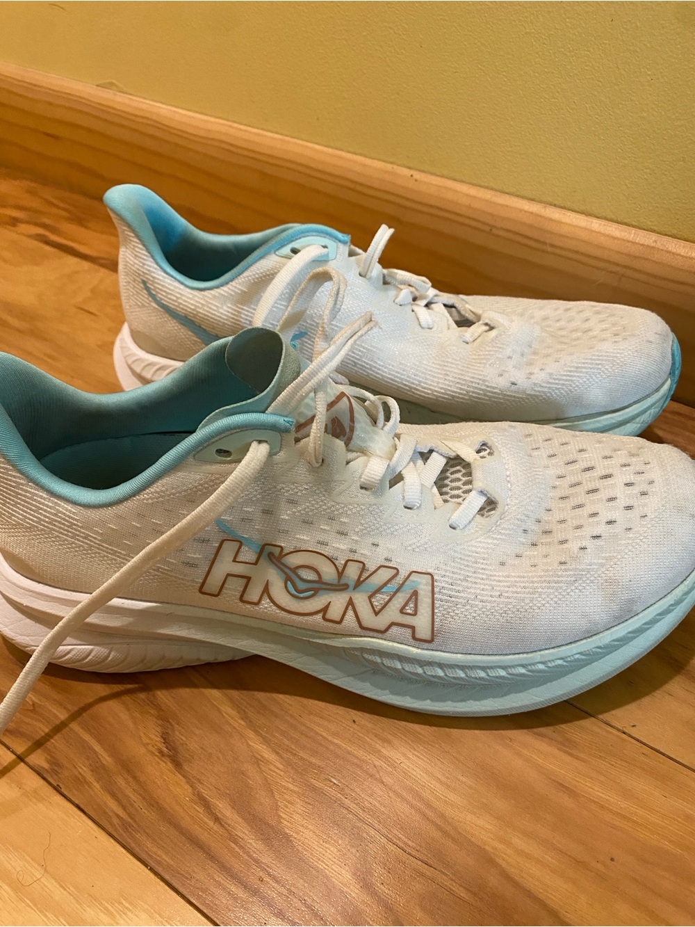 Hoka One One Women's Mach 6 running walking athletic